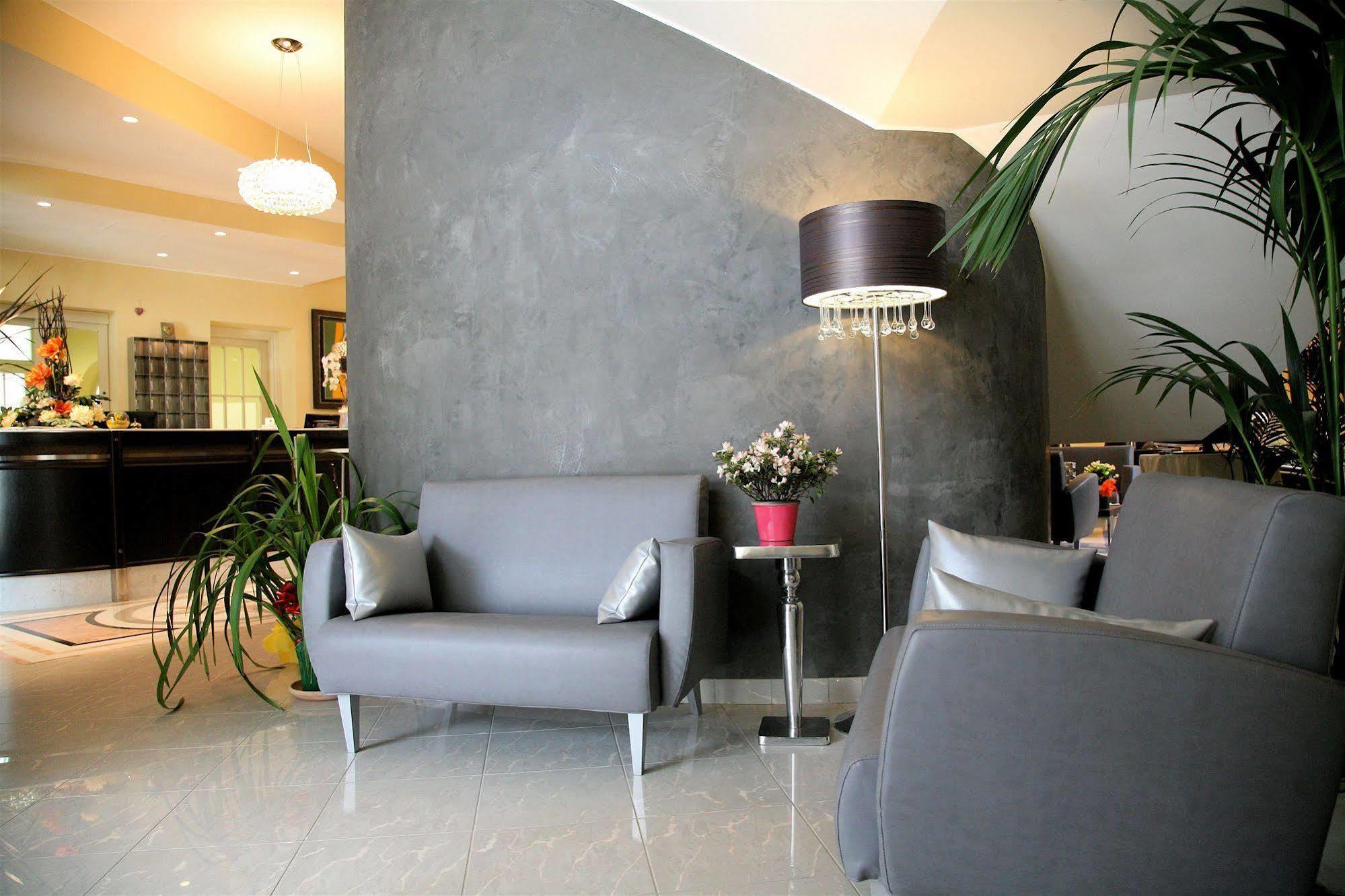 Hotel Villa Cinzia Villanova Mondovì المظهر الخارجي الصورة